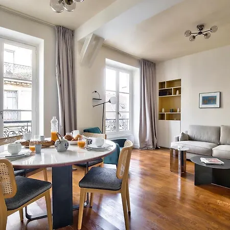 The Perfect Parisian Flat Bd St-germain - Mid Term Paris